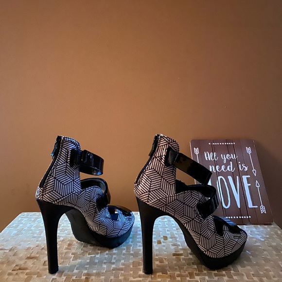 BCBG - Picture 3 of 4